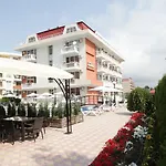 Hotel Zaara